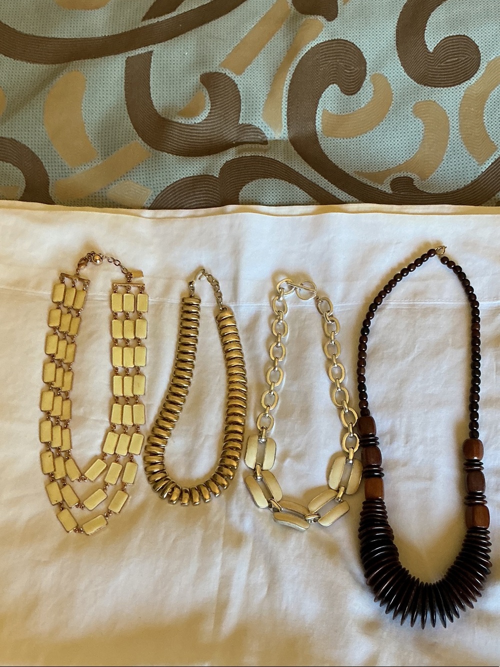 Necklace Bundle Vtg Euc - Picture 2 of 5